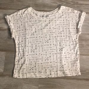 cute arrow patterned t-shirt